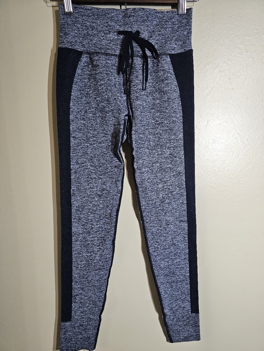 PINK Active Seamless High Waist Jogger Leggings Small Gray Black NWT